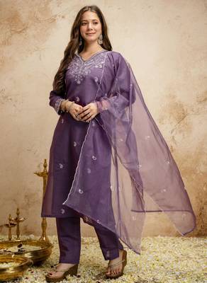 Purple women chanderi embroidered kurta with chanderi bottom and viscose organza embroidered dupatta set 1