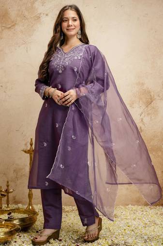 Purple women chanderi embroidered kurta with chanderi bottom and viscose organza embroidered dupatta set