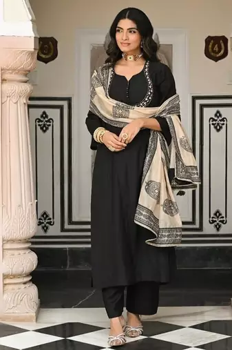 Black women viscose embroidered kurta with viscose bottom and chanderi print dupatta set