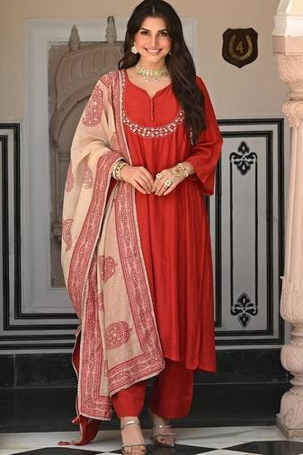 Orange women viscose embroidered kurta with viscose bottom and chanderi print dupatta set