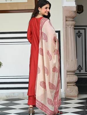 Orange women viscose embroidered kurta with viscose bottom and chanderi print dupatta set 2