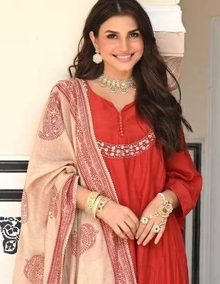 Orange women viscose embroidered kurta with viscose bottom and chanderi print dupatta set 3
