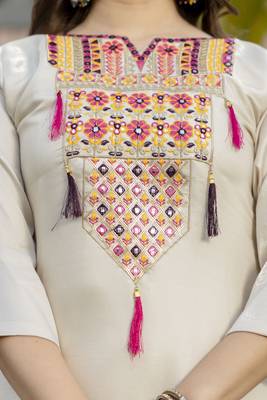 Cream women viscose shimmer embroidered kurti with viscose shimmer bottom and lagdi patta printed dupatta set 4