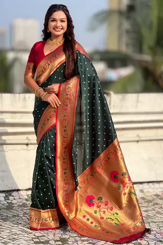 Green soft silk bandhani zari weaving saree with contrast blouse piece