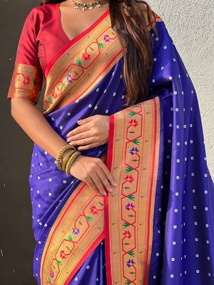 soft silk blue bandhani saree with zari weaving border 4