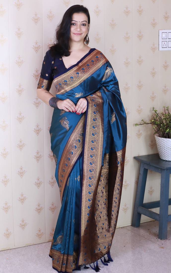 Blue soft silk zari weaving saree with contrast blouse piece