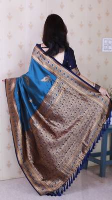 blue soft silk saree with rich zari border & contrast blouse
 2
