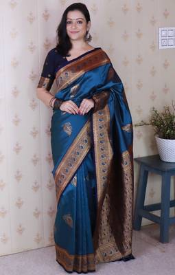 blue soft silk saree with rich zari border & contrast blouse
 5