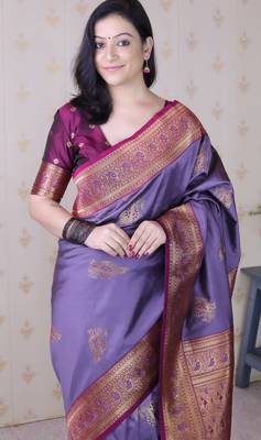 lavender soft silk saree with rich zari border & contrast blouse 5