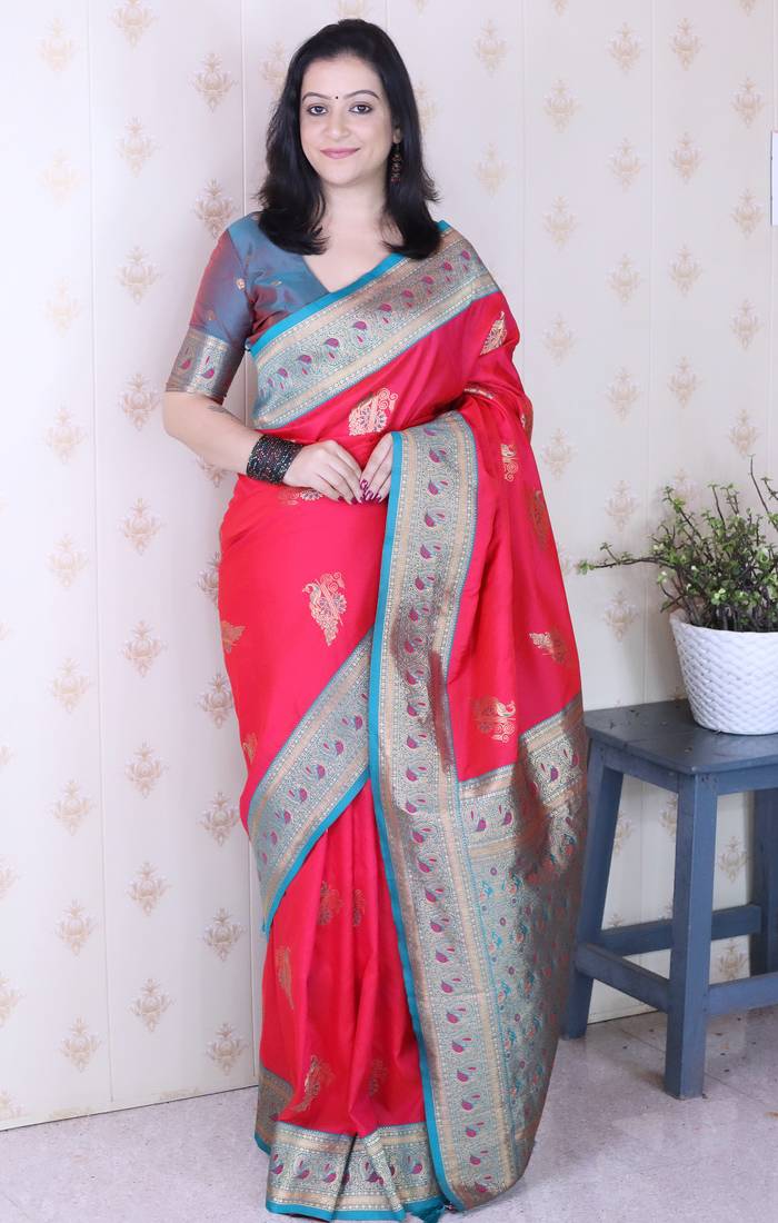 Pink soft silk zari weaving saree with contrast blouse piece