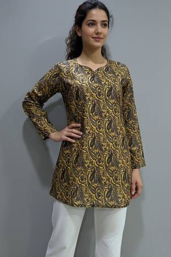  floral digital print muslin silk tunic / stylish short kurti 