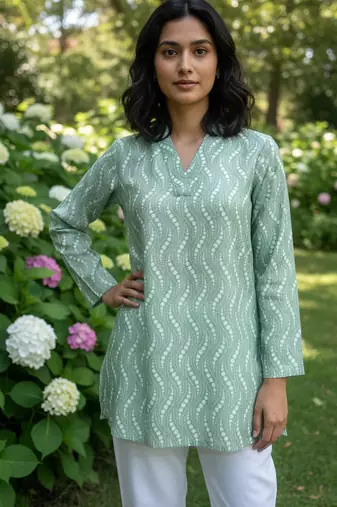  floral digital print muslin silk tunic / stylish short kurti 