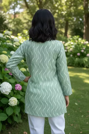  floral digital print muslin silk tunic / stylish short kurti for grilish