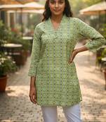  floral digital print muslin silk tunic / stylish short kurti for grilish