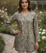  floral digital print muslin silk tunic / stylish short kurti for grilish