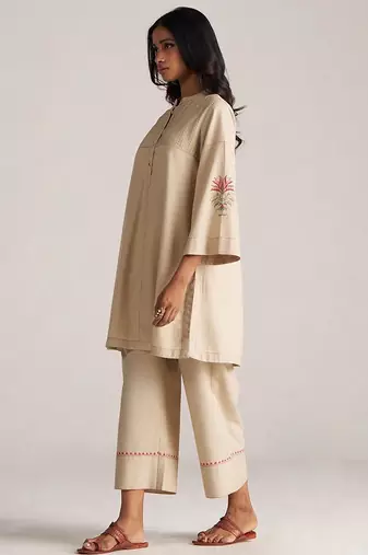 brown linen top and bottom set with minimal style