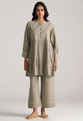 grey linen co-ord set with full sleeve style 1