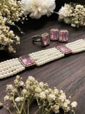 white pearl choker necklace set with pink crystal stone detailing 2