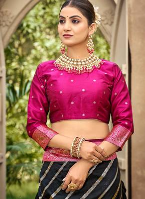 Black & rani pink banarasi silk saree with woven zari work 4