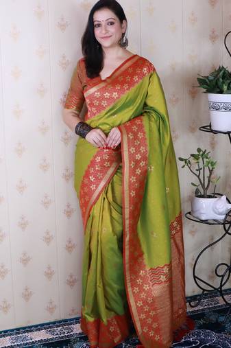Green banarasi silk zari weaving saree with contrast blouse piece