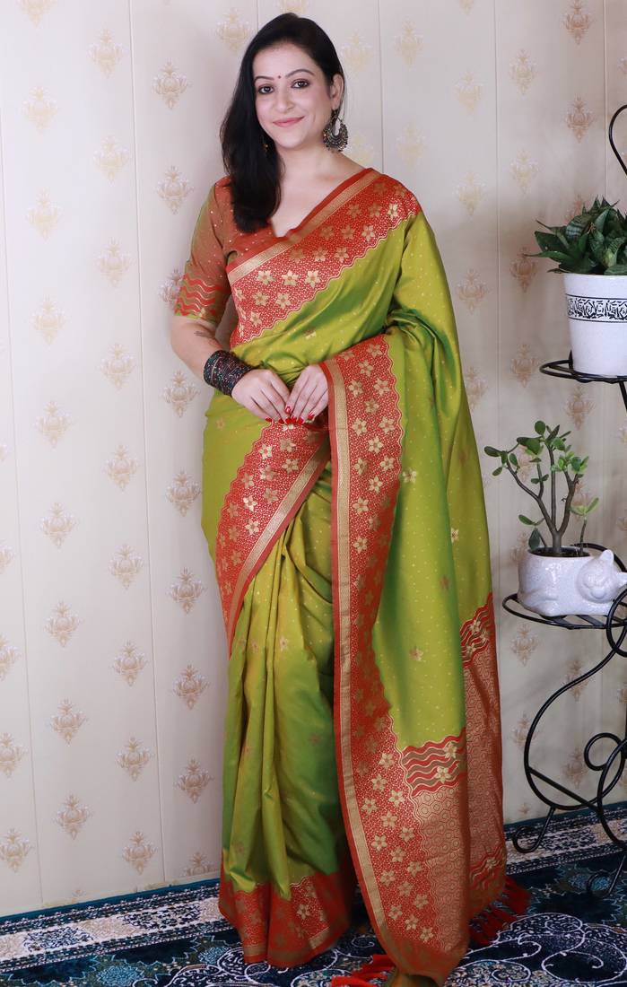 Green banarasi silk zari weaving saree with contrast blouse piece