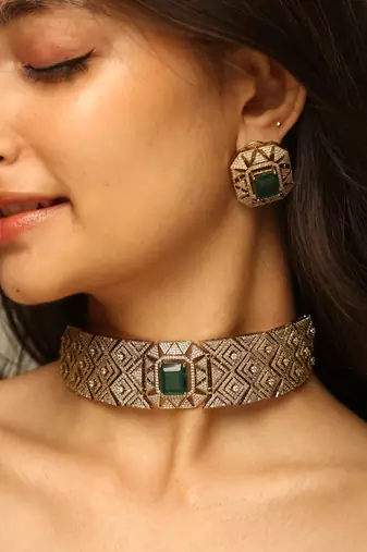 Lustrous geometric emerald & diamond choker set