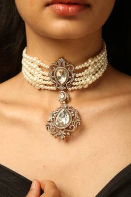Majestic tiered emerald festoon necklace set 4