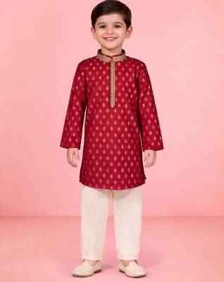 boys red jacquard silk kurta pajama with jari butti work 2