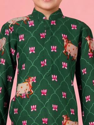 boys green cotton kurta pajama with pichwai print 4