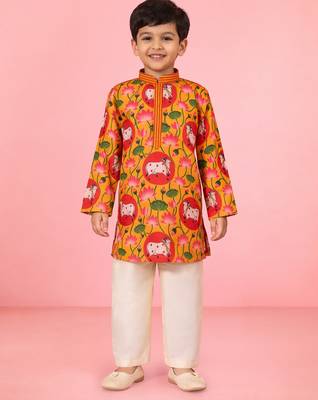 boys yellow muslin kurta pajama with pichwai print 2