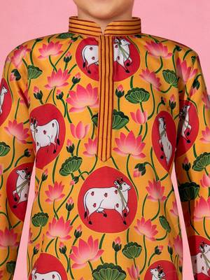boys yellow muslin kurta pajama with pichwai print 4