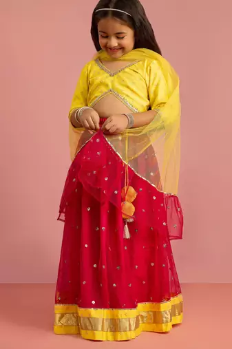 girls floral foil printed net lehenga choli set with organza look dupatta