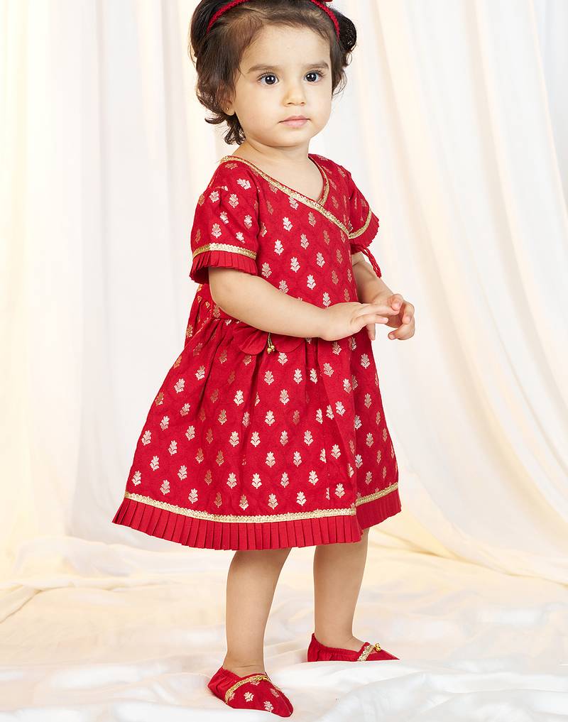 girls wear red jacquard ethnic set with floral print