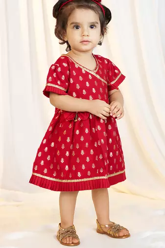 girls wear red jacquard dress set with floral pattern