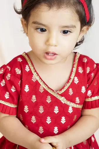 girls wear red jacquard dress set with floral pattern