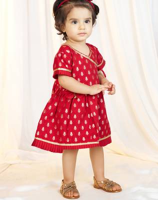girls wear red jacquard dress set with floral pattern 3