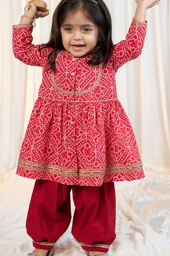 girls wear red bandhani cotton kurta with patiala cotton set