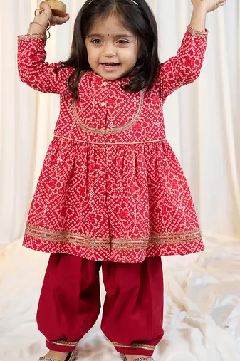 girls wear red bandhani cotton kurta with patiala cotton set