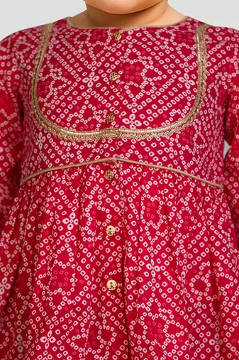 girls wear red bandhani cotton kurta with patiala cotton set