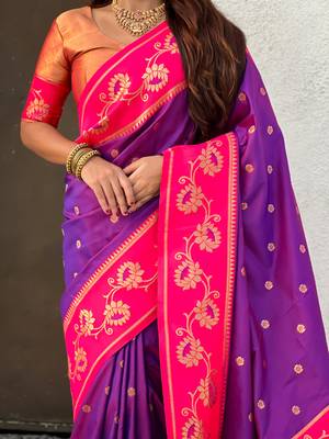 magenta soft silk zari woven saree with contrast blouse 4