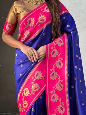 blue soft silk zari woven saree with contrast blouse 4
