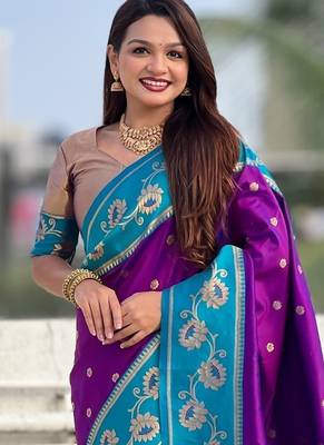purple soft silk zari woven saree with contrast blouse 5