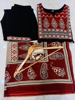 Women floral printed cotton kurta with trouser & dupatta 4