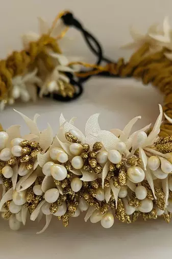 Designer pollens bridal hair gajra