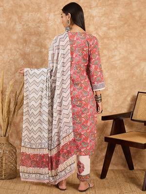 Coral pink printed cotton straight kurta set with blue zigzag dupatta 2