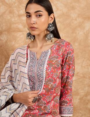Coral pink printed cotton straight kurta set with blue zigzag dupatta 3