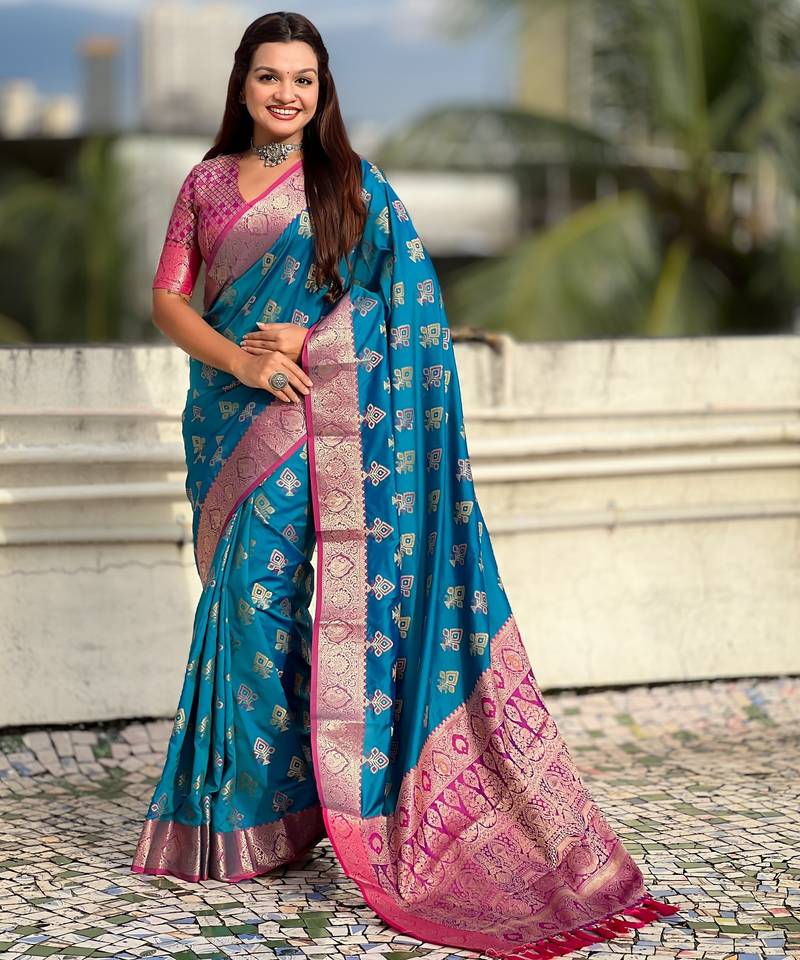 Blue patola silk saree meenakari weaves & zari pallu with contrast blouse piece