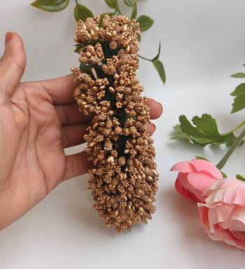 gold paper hair gajra with pollen work 3