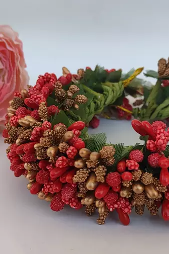 red gold paper hair gajra with pollen work