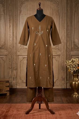 Women Embroidery straight kurta with Pant 